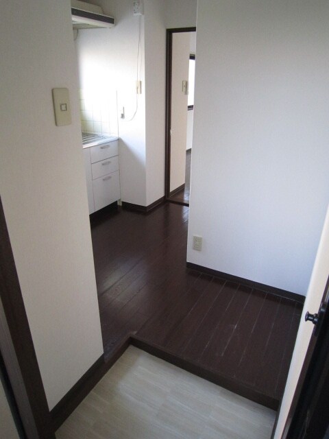 物件内観写真7　(玄関)