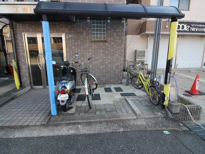 物件外観写真4　(駐輪場)