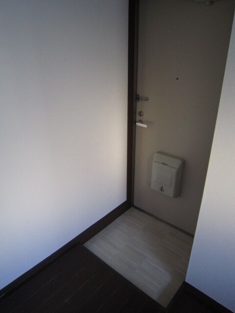 物件内観写真16　(玄関)