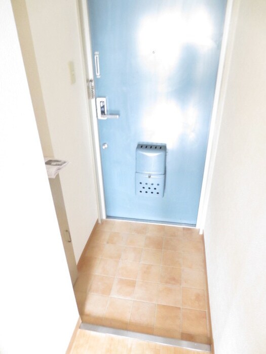 物件内観写真16　(玄関)