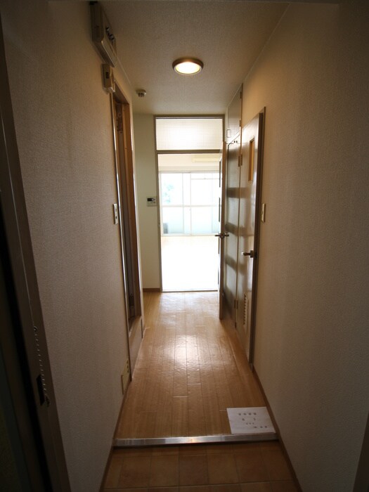 物件内観写真18　(廊下)