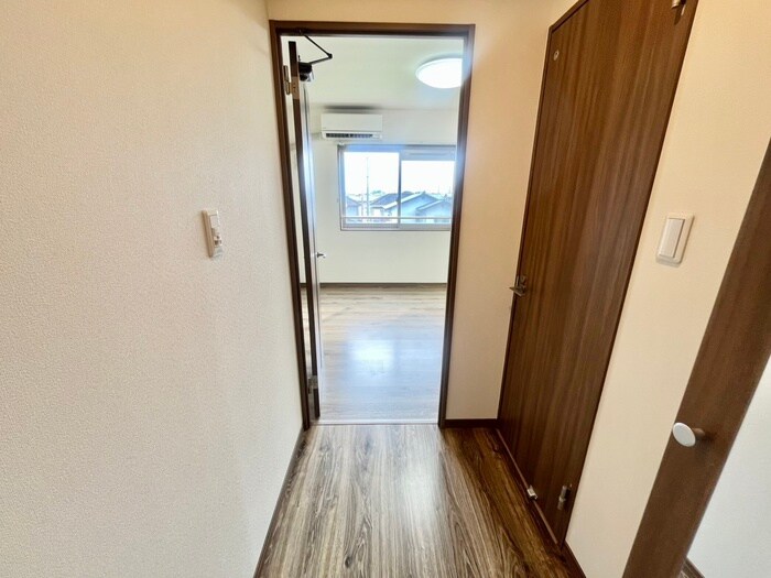 物件内観写真20　(廊下)