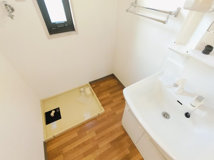 物件内観写真18　(洗濯機置場)