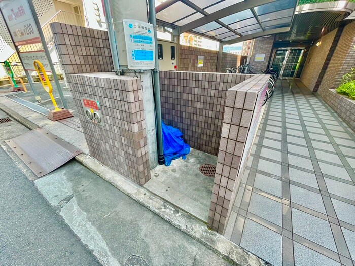 物件外観写真4　(建物設備)