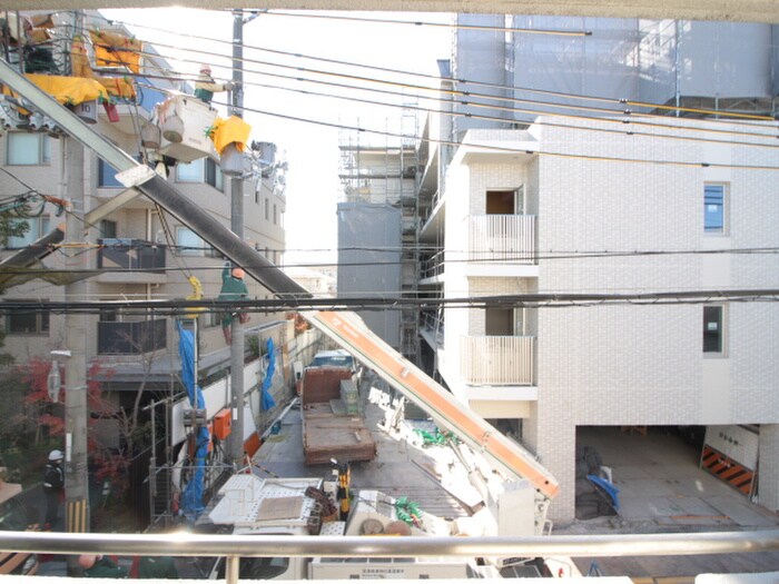 物件内観写真21　(室内からの展望)