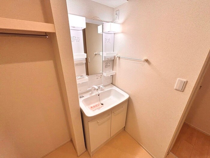 物件内観写真9　(洗面)