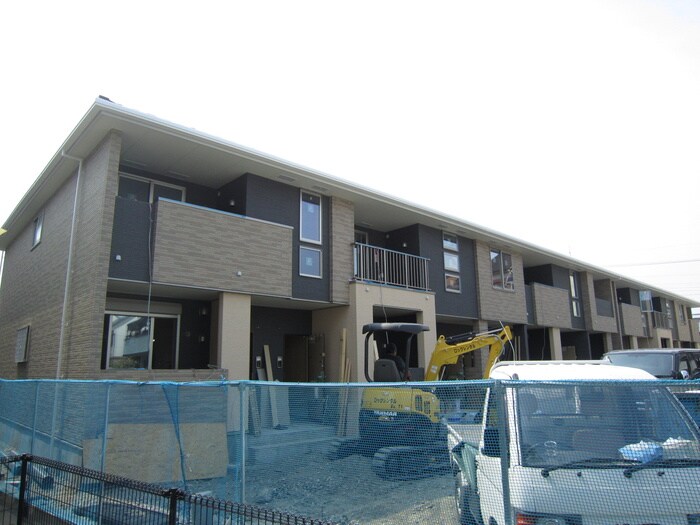 物件外観写真3　(エントランス部分)