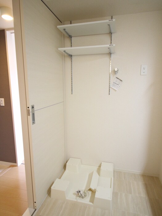 物件内観写真10　(洗濯機置場)