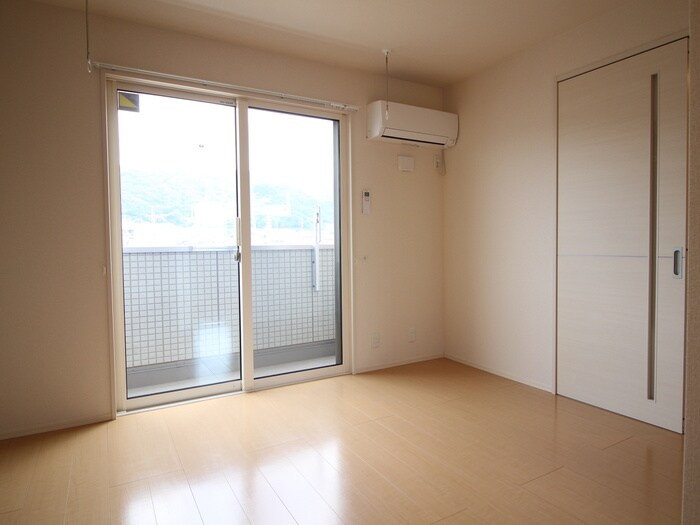 物件内観写真15　(居室)