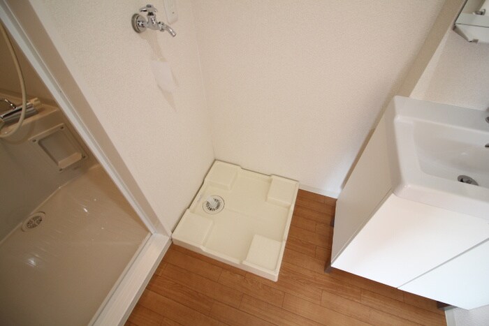 物件内観写真16　(洗濯機置場)