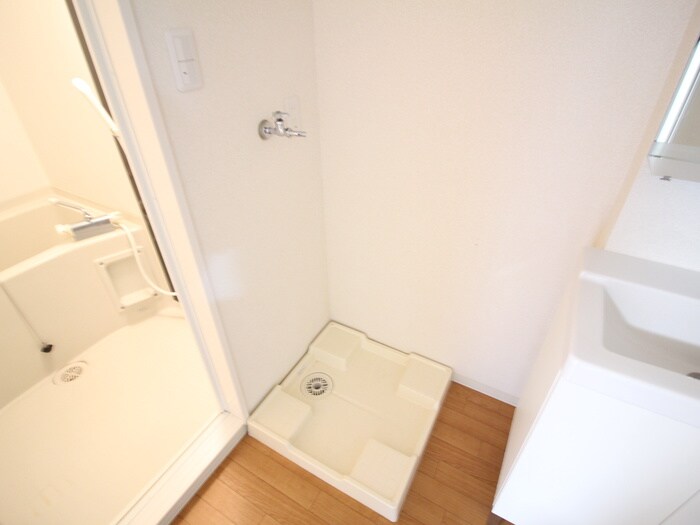 物件内観写真18　(洗濯機置場)