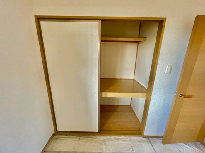 物件内観写真12　(収納)
