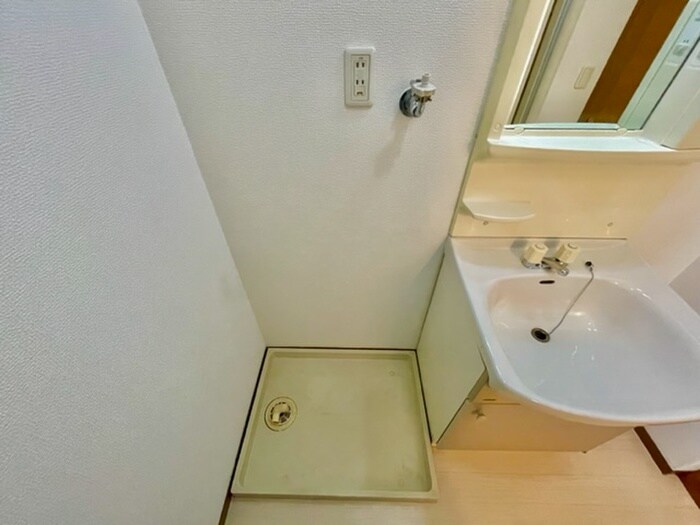 物件内観写真18　(洗濯機置場)