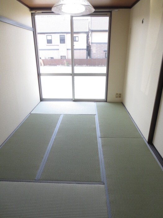 物件内観写真17　(室内からの展望)