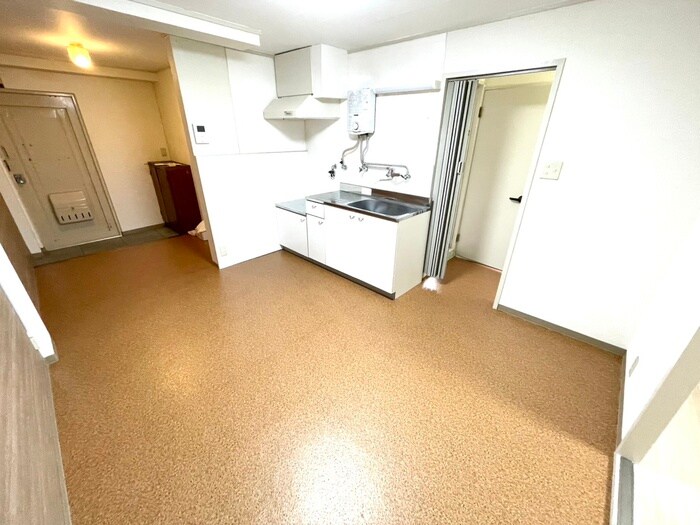 物件内観写真3　(居室)