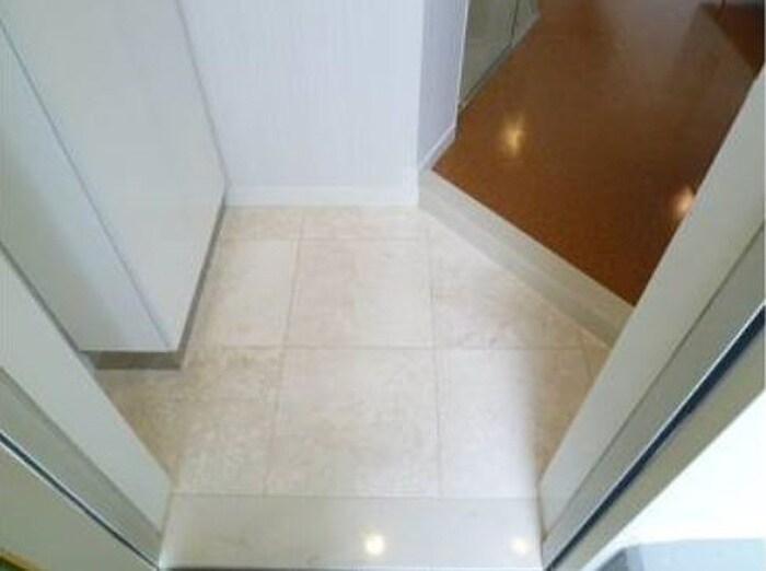 物件内観写真15　(玄関)