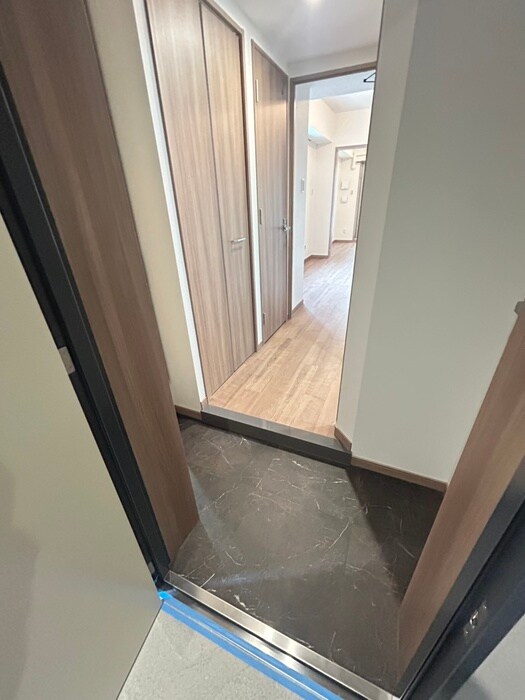 物件内観写真4　(玄関)