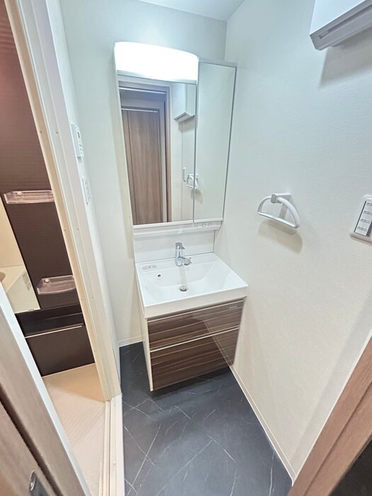 物件内観写真12　(洗面)