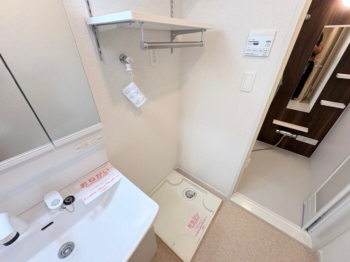 物件内観写真12　(洗濯機置場)