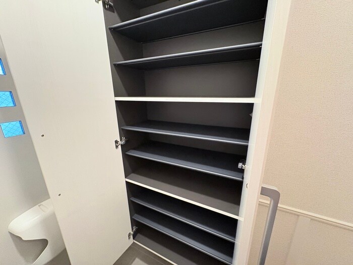 物件内観写真14　(靴箱)