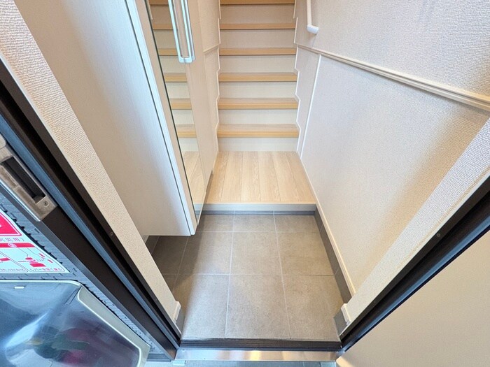 物件内観写真15　(玄関)