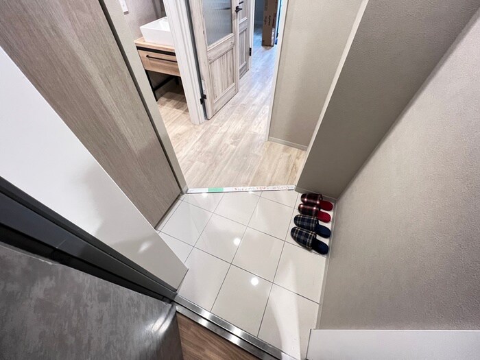 物件内観写真16　(玄関)