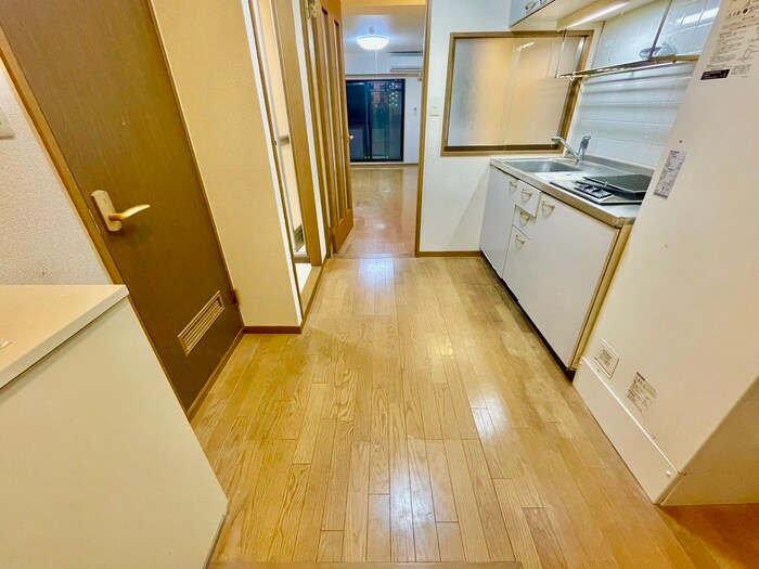 物件内観写真21　(廊下)