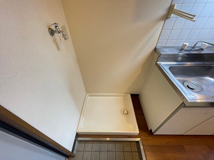 物件内観写真8　(洗濯機置場)