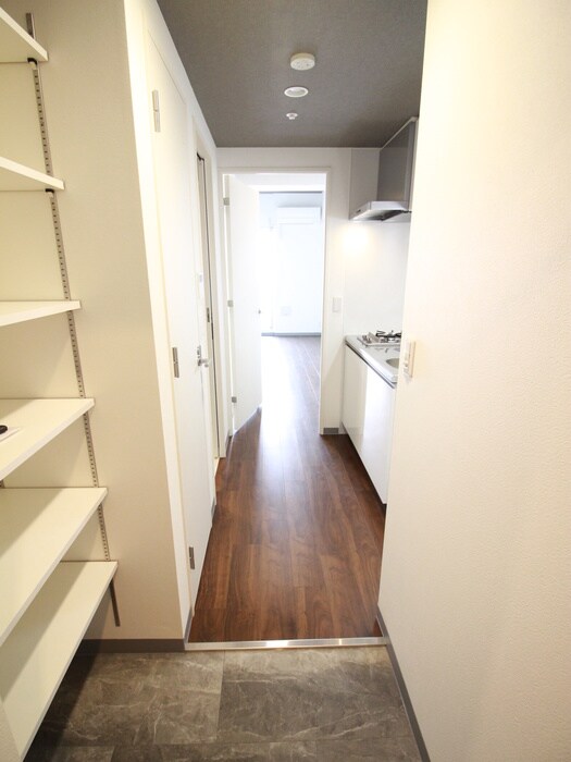 物件内観写真7　(玄関)