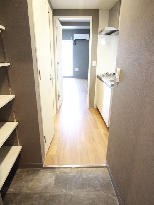 物件内観写真7　(玄関)