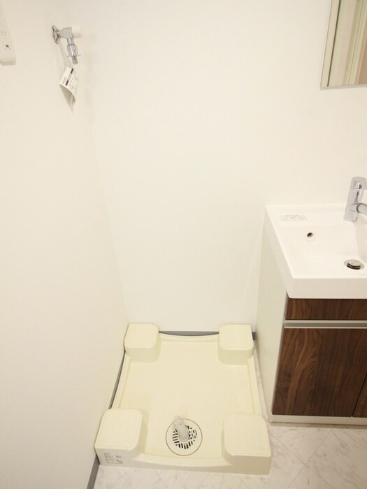 物件内観写真11　(洗濯機置場)