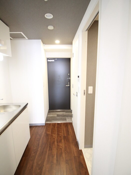 物件内観写真17　(廊下)