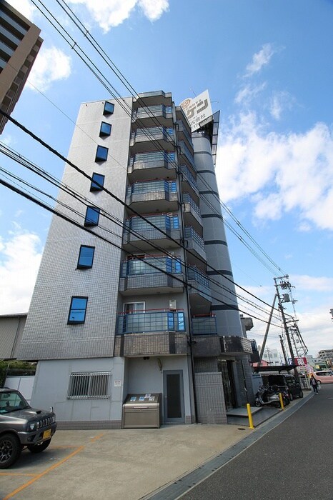 物件外観写真4　(駐車場)