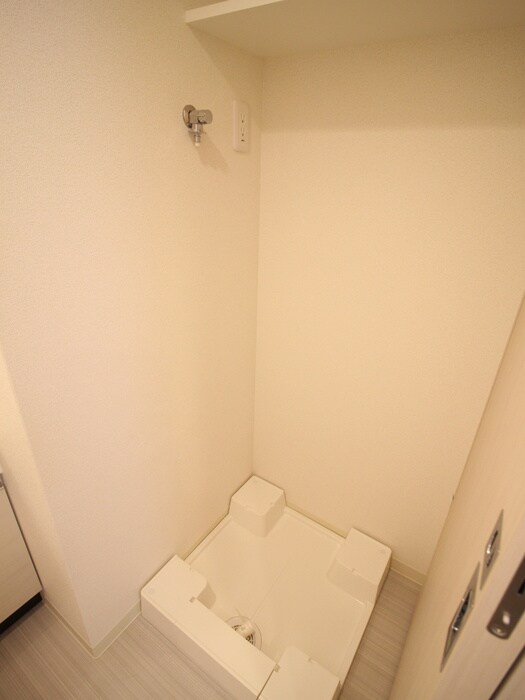 物件内観写真10　(洗濯機置場)