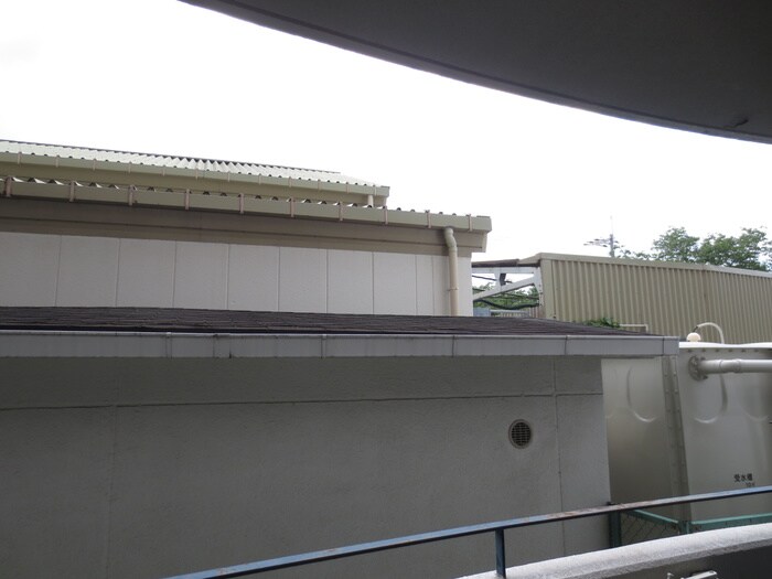 物件内観写真16　(室内からの展望)