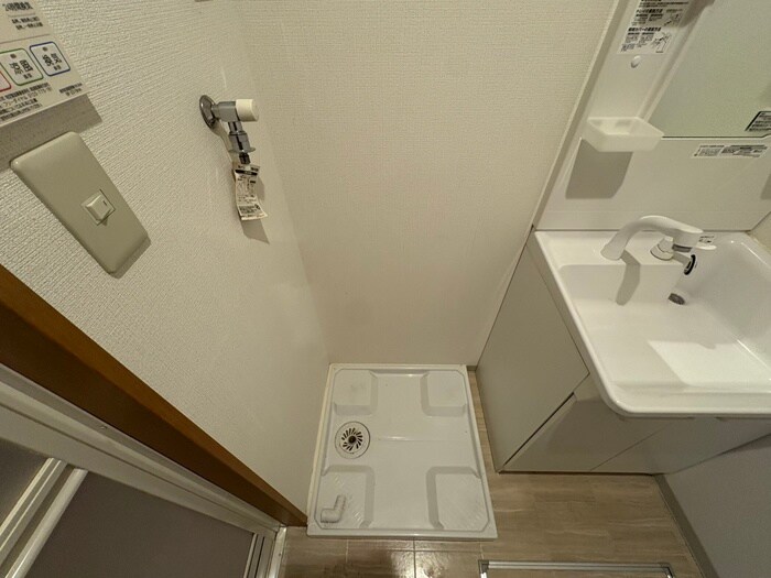 物件内観写真20　(洗濯機置場)