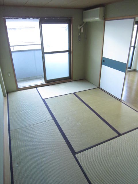 物件内観写真13　(室内からの展望)