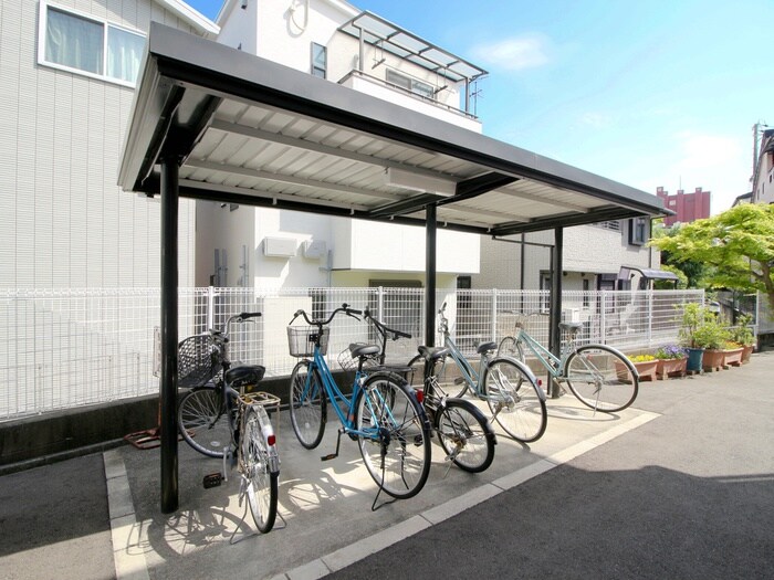 物件外観写真3　(駐輪場)