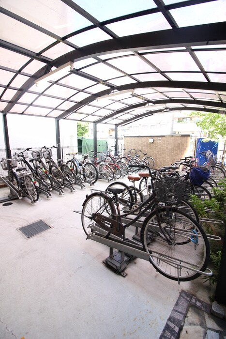 物件外観写真4　(駐輪場)