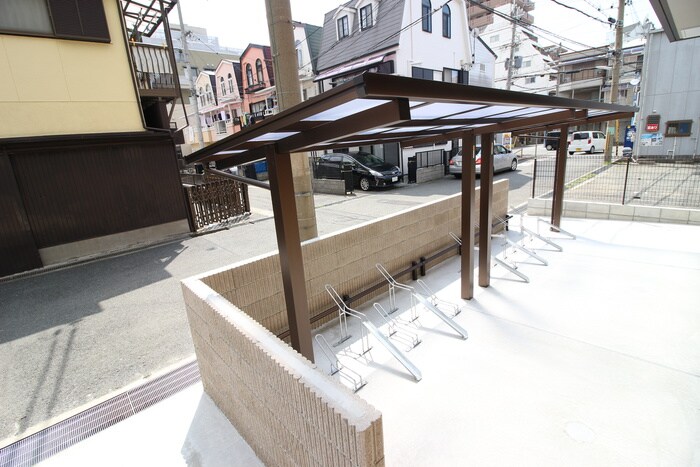 物件外観写真2　(駐輪場)