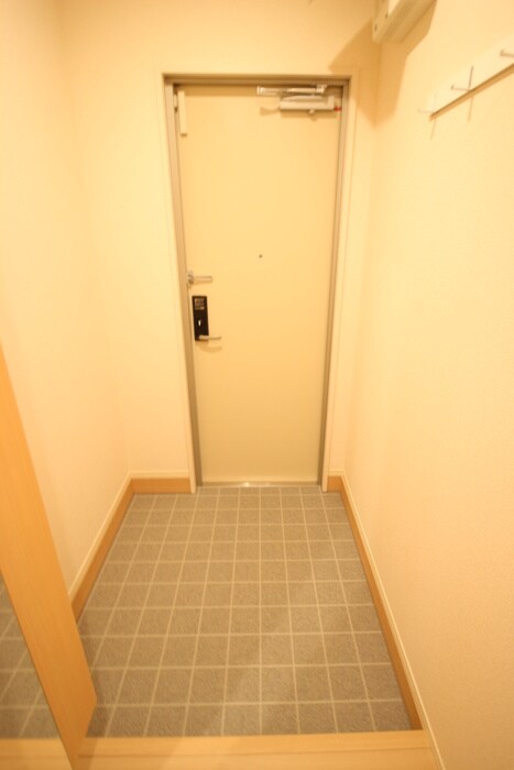 物件内観写真15　(玄関)