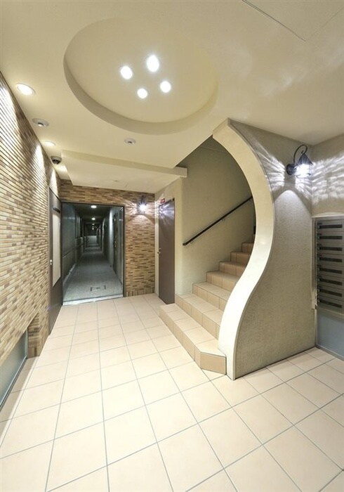 物件外観写真4　(エントランス部分)