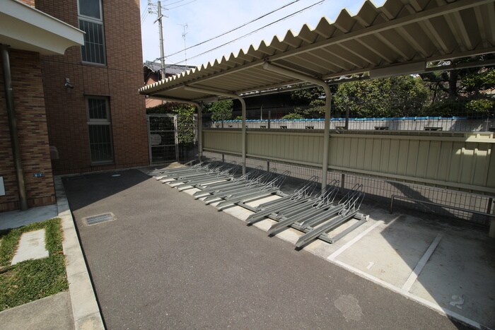 物件外観写真5　(駐輪場)