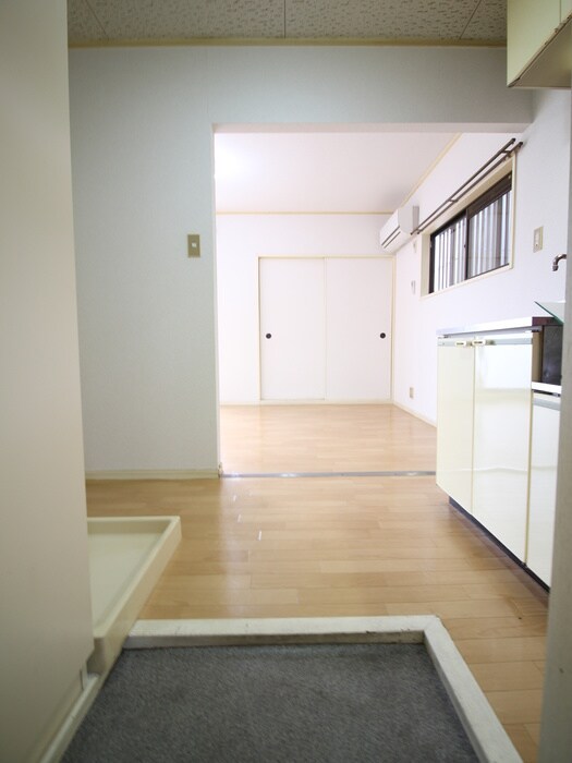 物件内観写真4　(廊下)