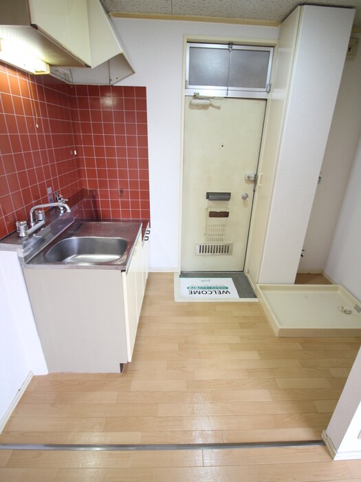 物件内観写真5　(玄関)