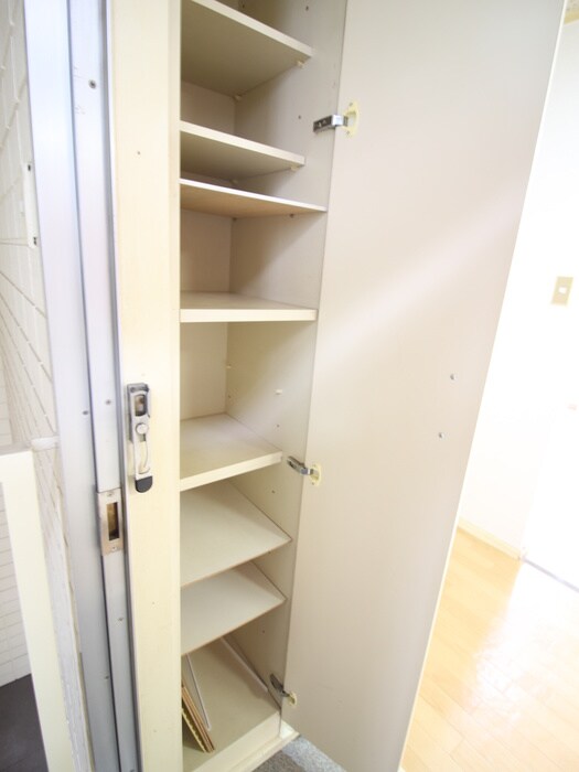 物件内観写真8　(靴箱)