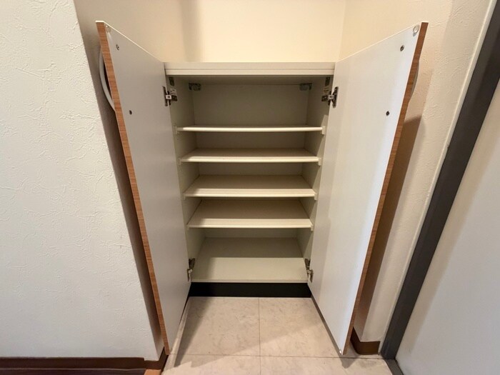 物件内観写真14　(靴箱)