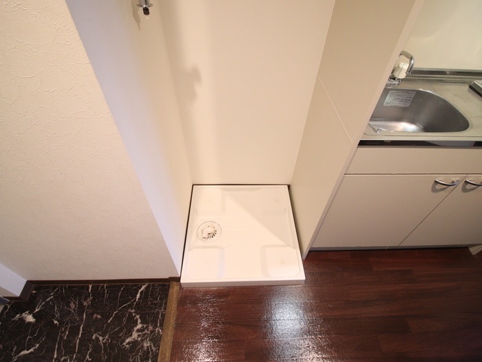 物件内観写真16　(洗濯機置場)