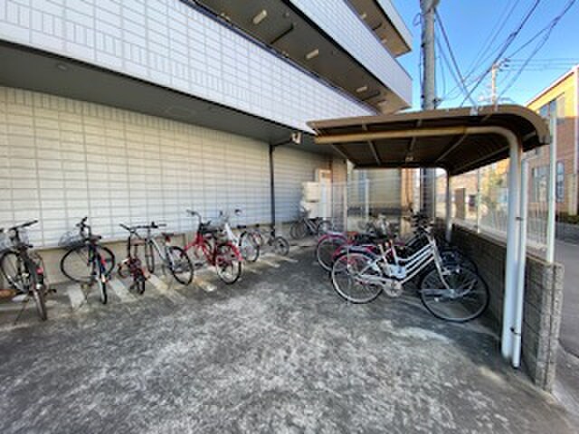 物件外観写真5　(駐輪場)