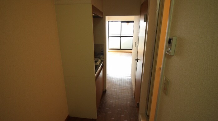 物件内観写真12　(廊下)